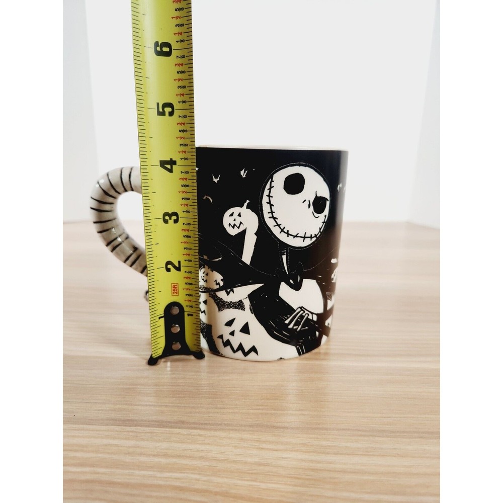 NEW NIGHTMARE BEFORE CHRISTMAS 25TH ANNIVERSARY COLLECTABLE 20oz‎ MUG - Picture 9 of 9
